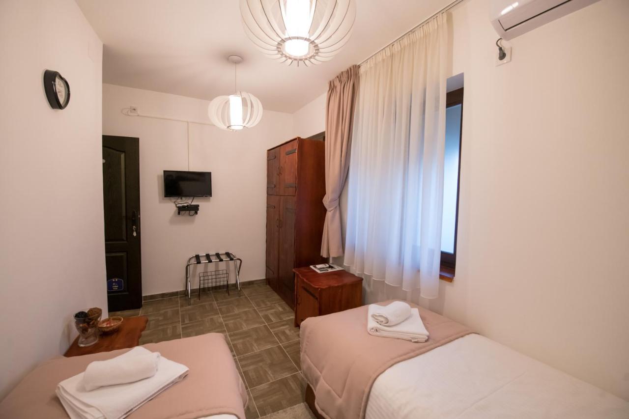 Apartman Beli Zec Apartment Zemun ภายนอก รูปภาพ